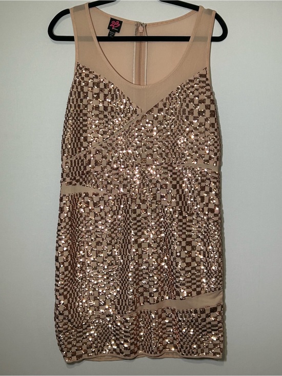 2B Bebe Dresses & Skirts - bebe Rose Gold Geo Sequin Mesh Bodycon Mini Dress XL